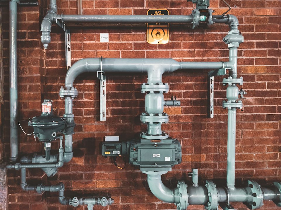 Renewed copper pipework in a service riser